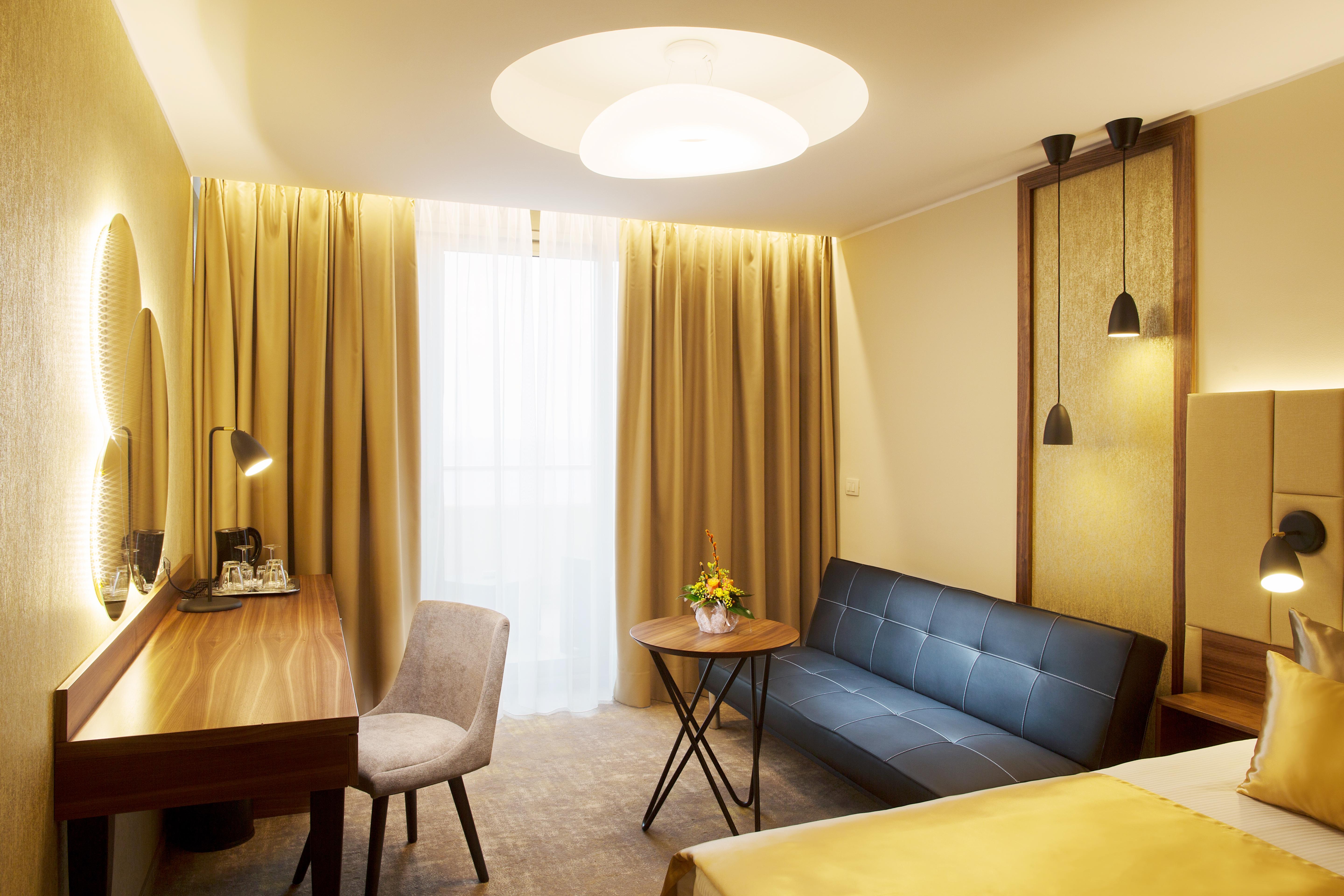 Grand Hotel Bernardin Portoroz Bagian luar foto A room at the hotel