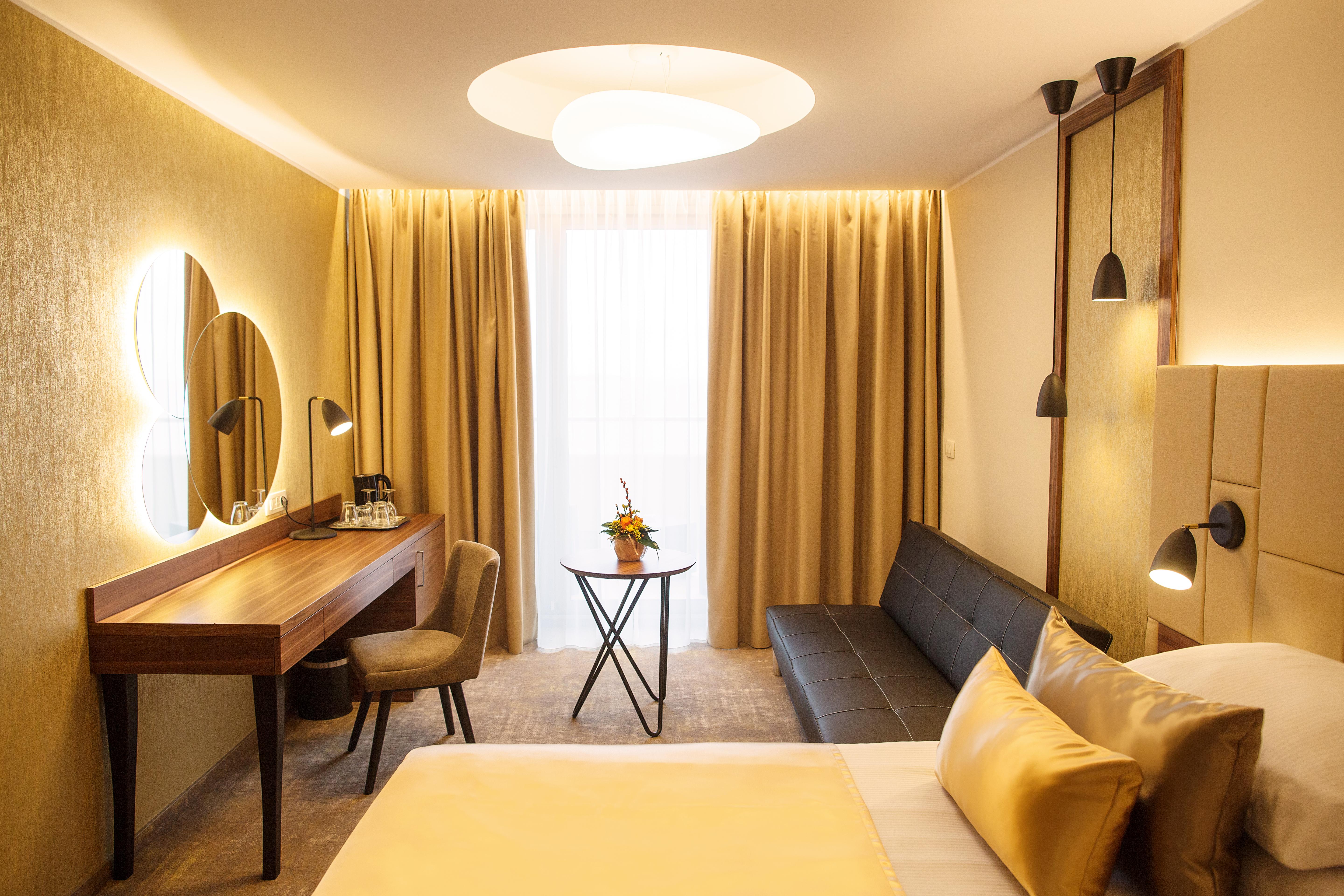 Grand Hotel Bernardin Portoroz Bagian luar foto A room at the hotel