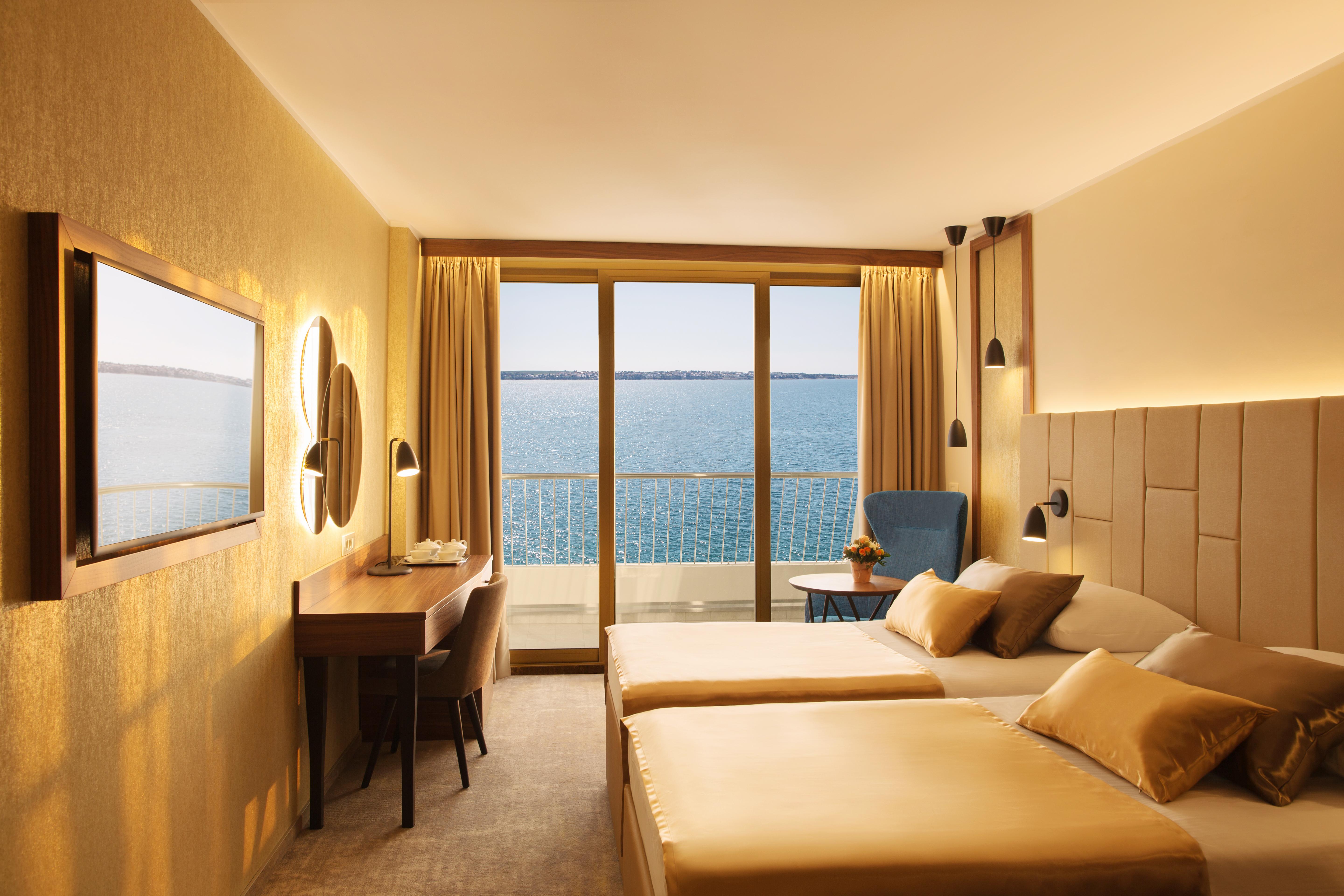 Grand Hotel Bernardin Portoroz Bagian luar foto Deluxe Room