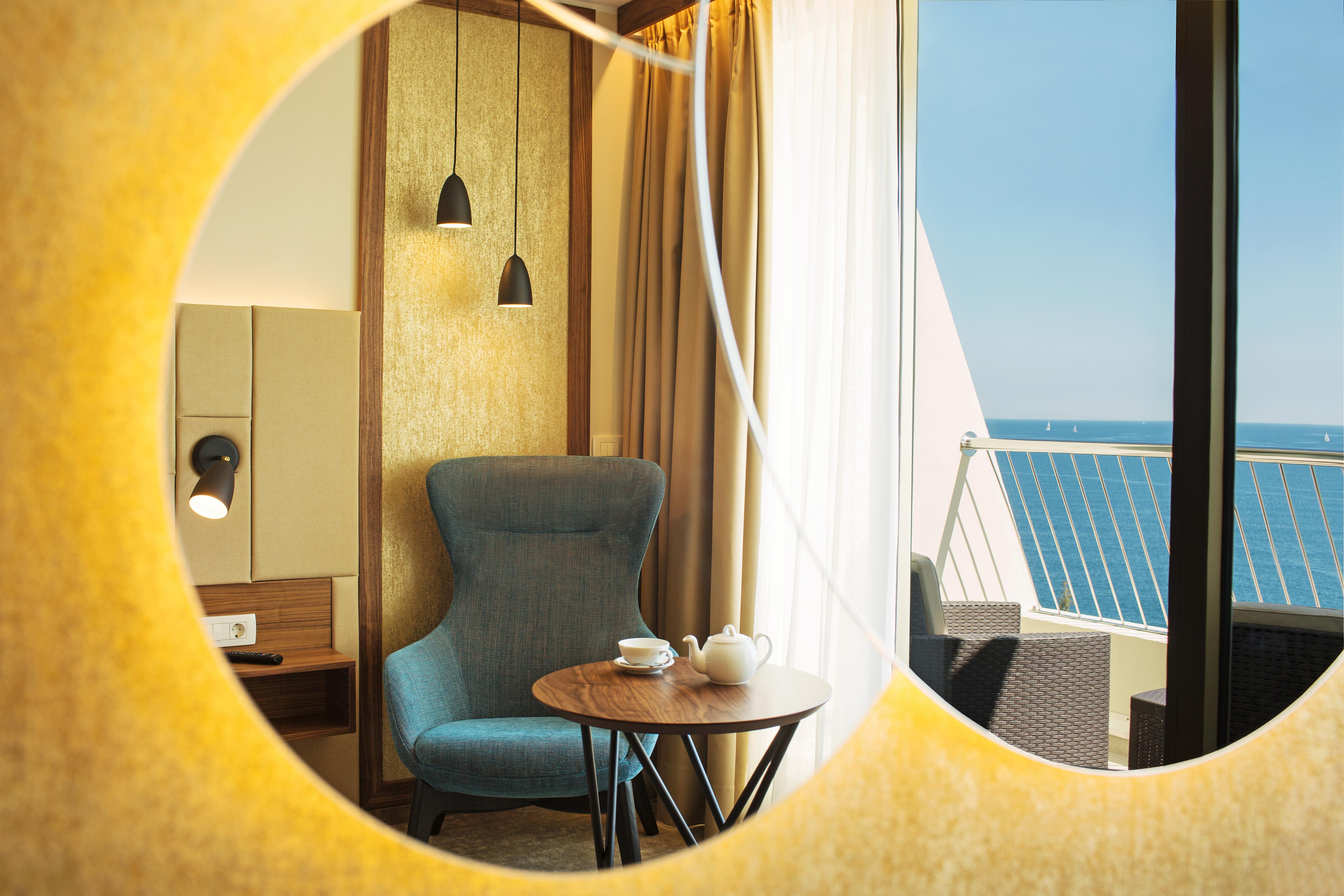 Grand Hotel Bernardin Portoroz Bagian luar foto A room at the hotel