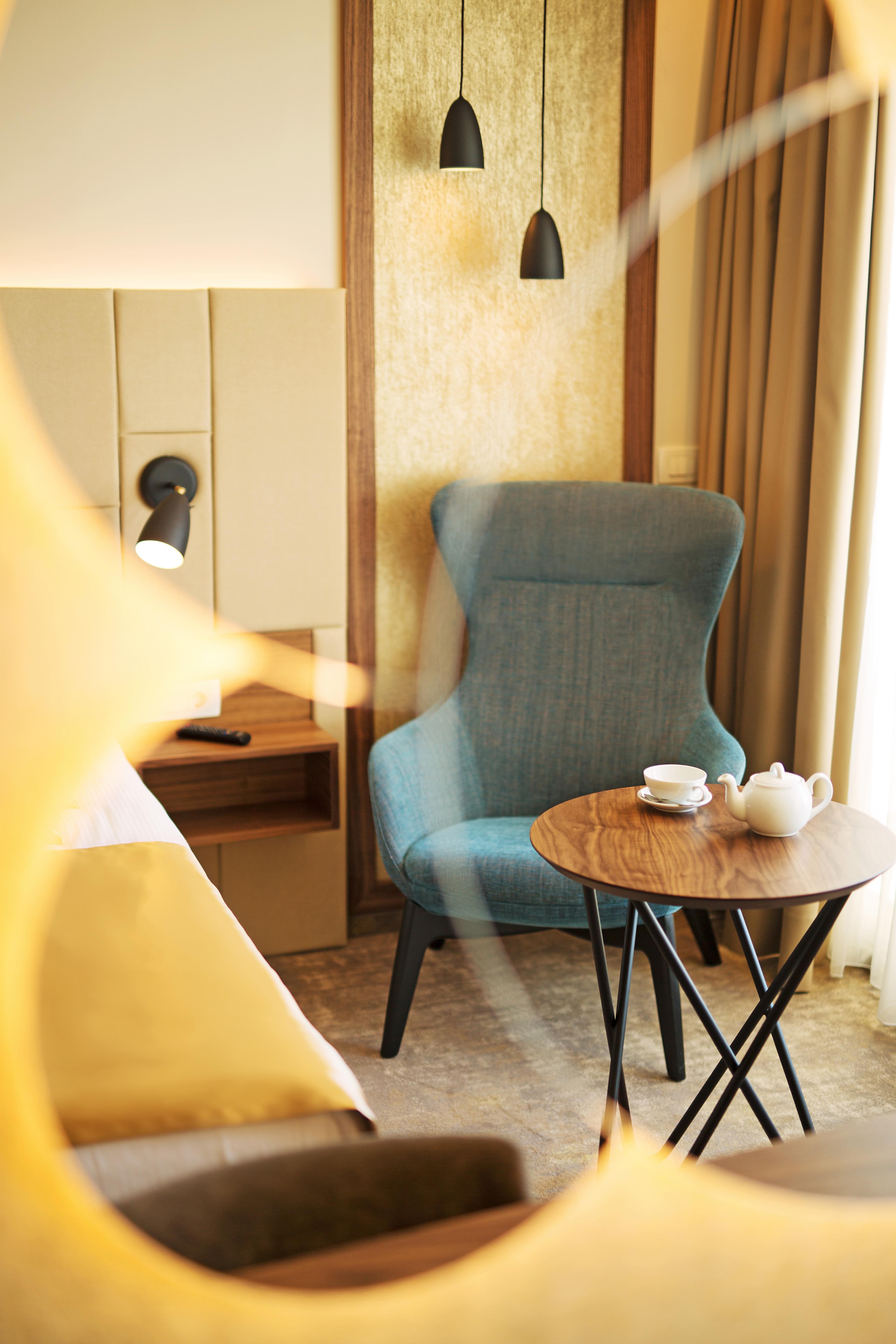 Grand Hotel Bernardin Portoroz Bagian luar foto A room at the hotel